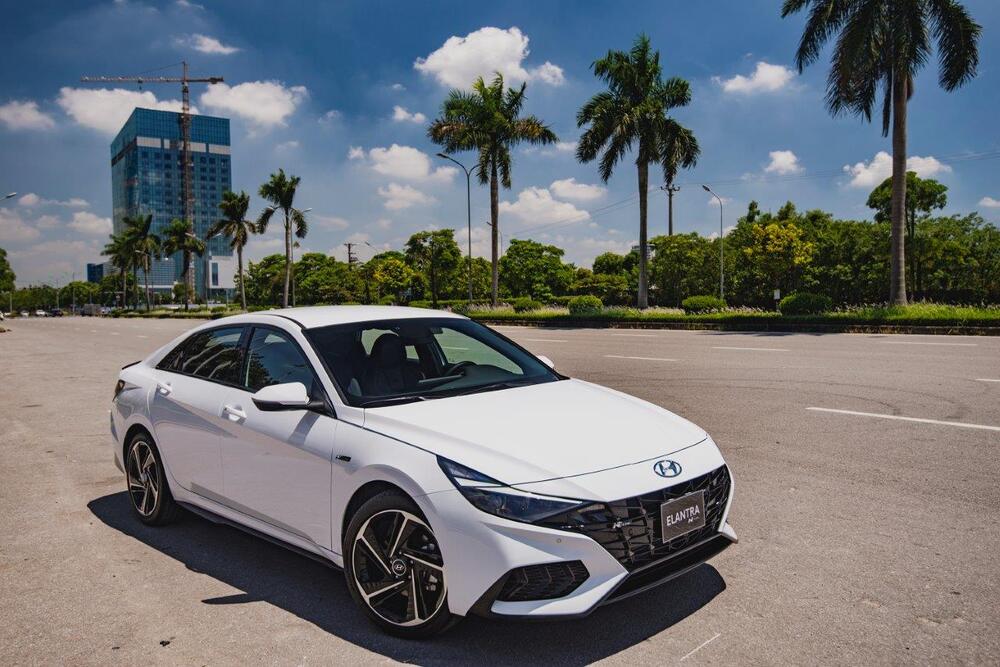 Dịch vụ thuê xe 4 chỗ có tài xế